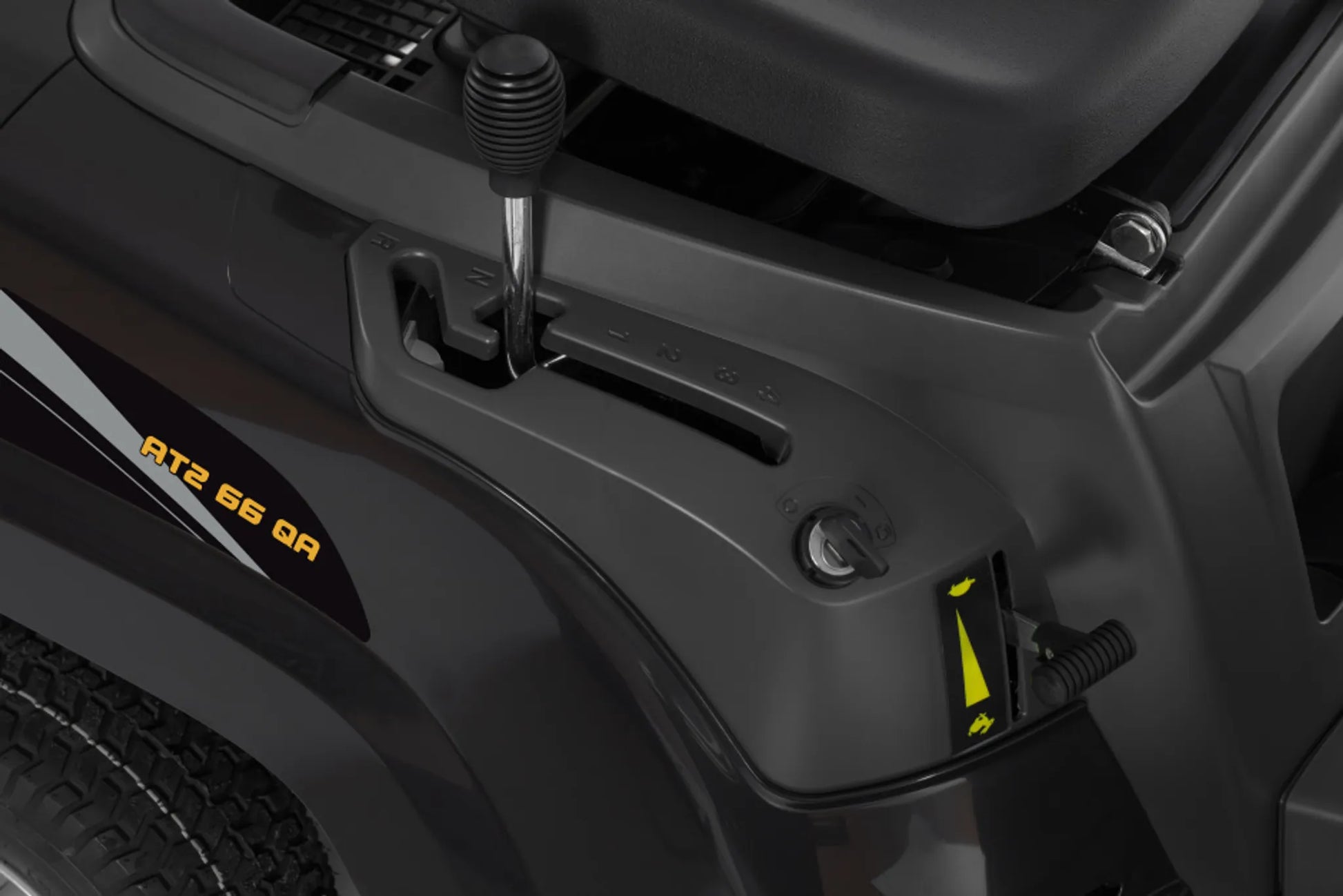 ALPINA Rasentraktor AT2 66 QA – 2-in-1 Schnittsystem
