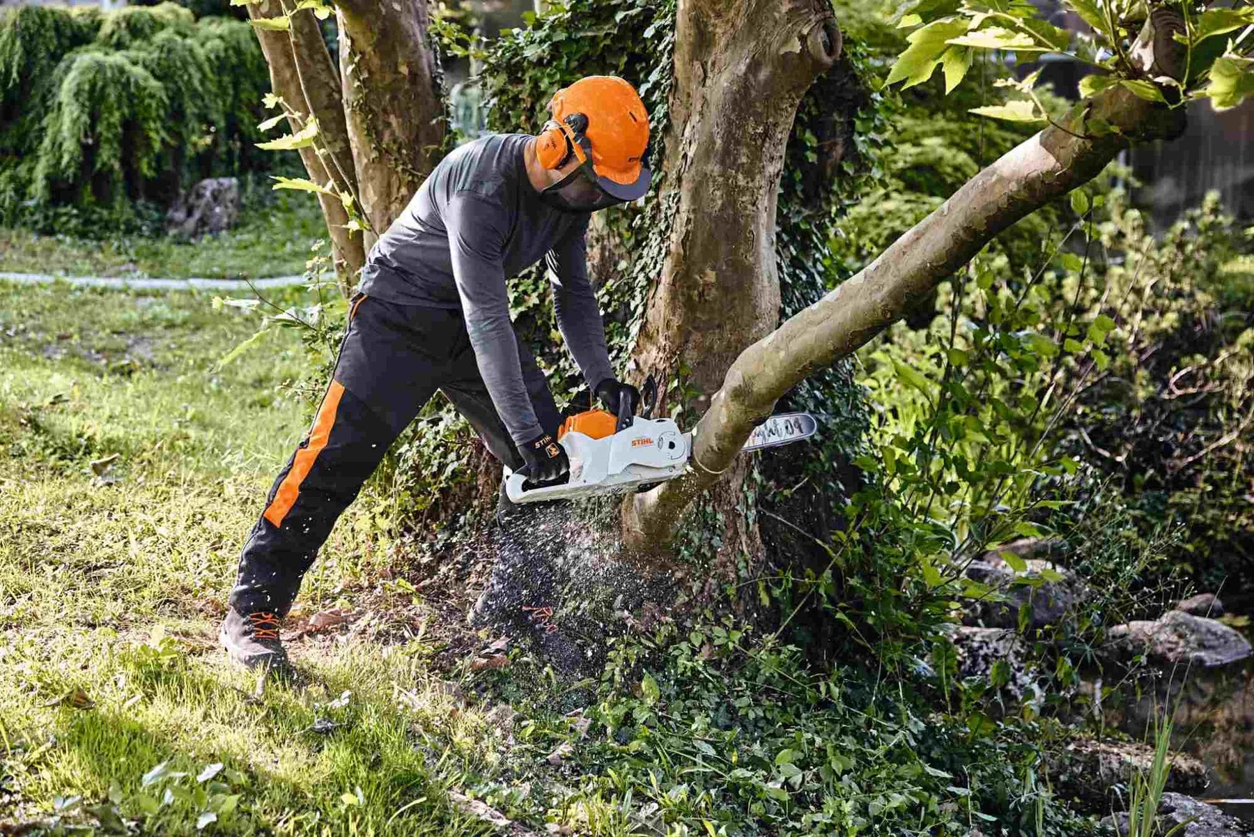 STIHL Akku-Motorsäge MSA 220 C-B, PS3, 35 cm ohne Akku und Ladegerät