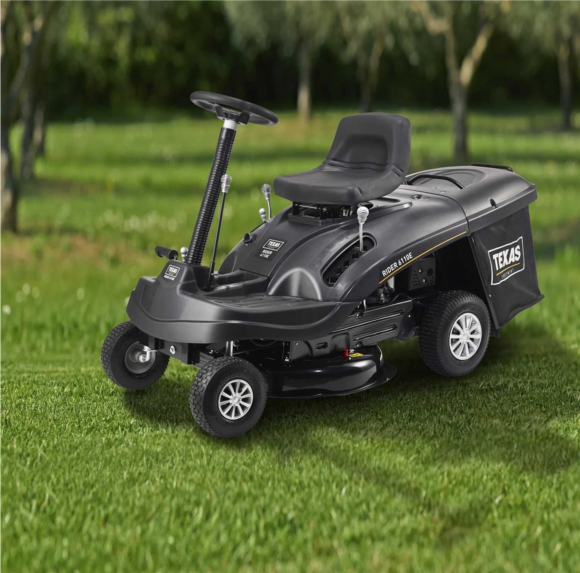 TEXAS Rasenmäher Traktor Rasentraktor Aufsitzmäher Rider 6110E 196cm³ E-Start